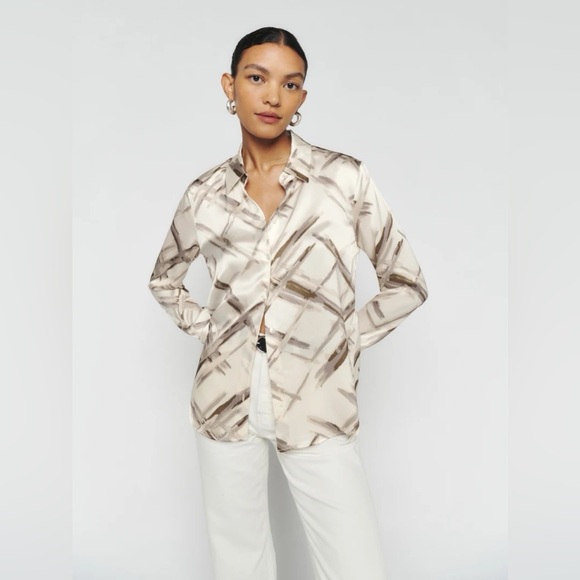 *New with Tags* Reformation Sky Relaxed Silk Top XS - Picture 4 of 8